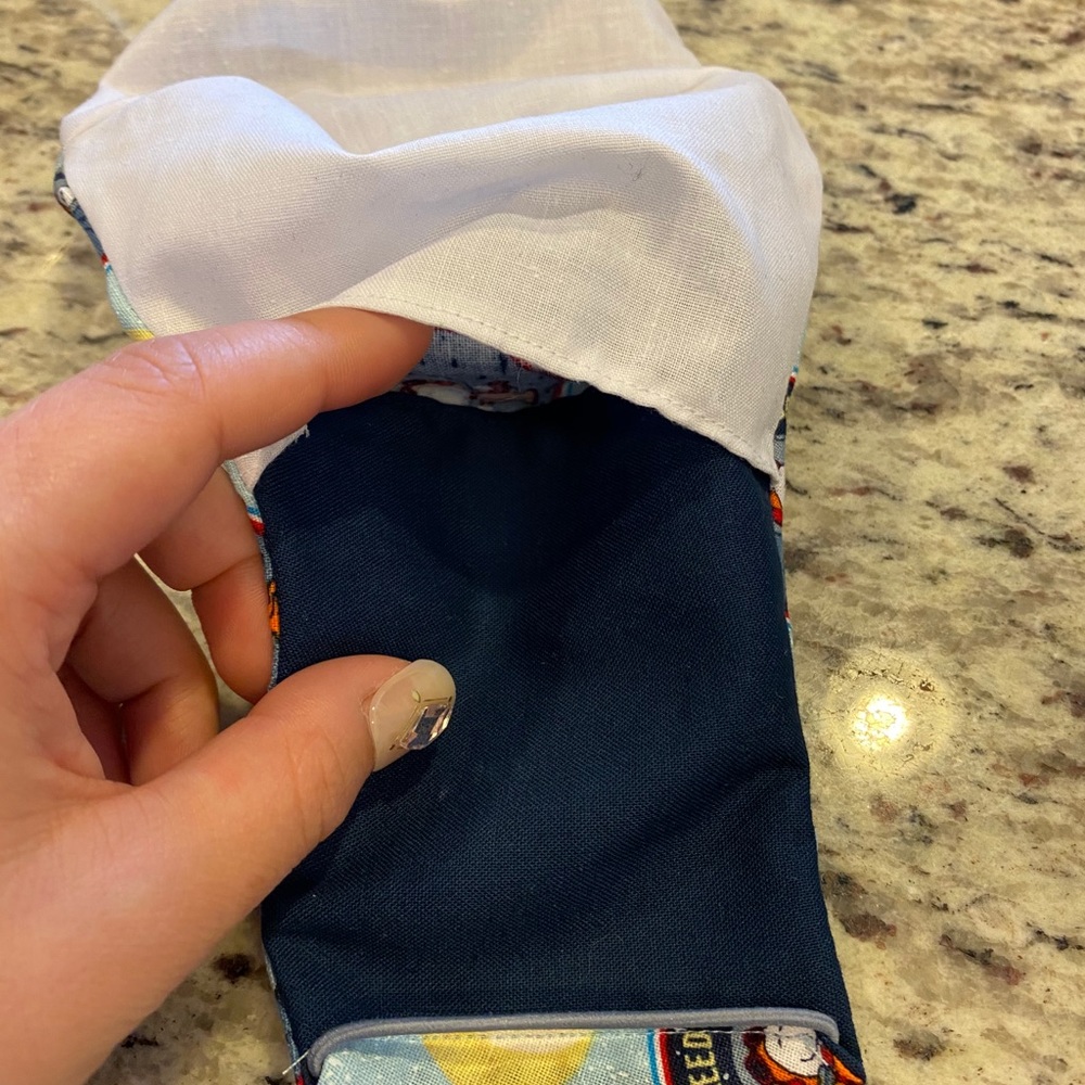 (Elastic) Snoopy Fabric Face Mask w/ Filter Pocket - Picture 6 of 7